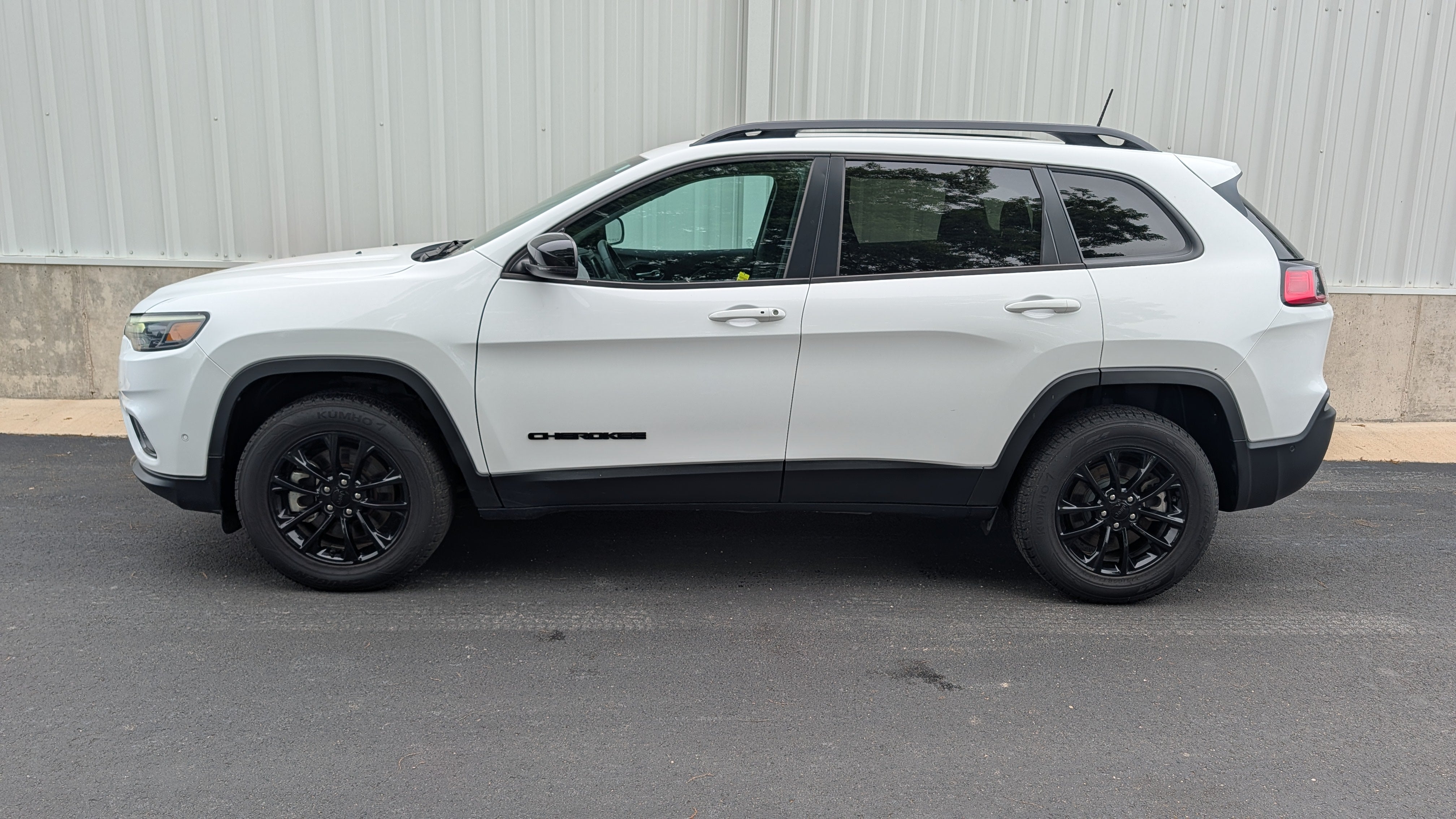 2023 Jeep Cherokee Altitude Lux