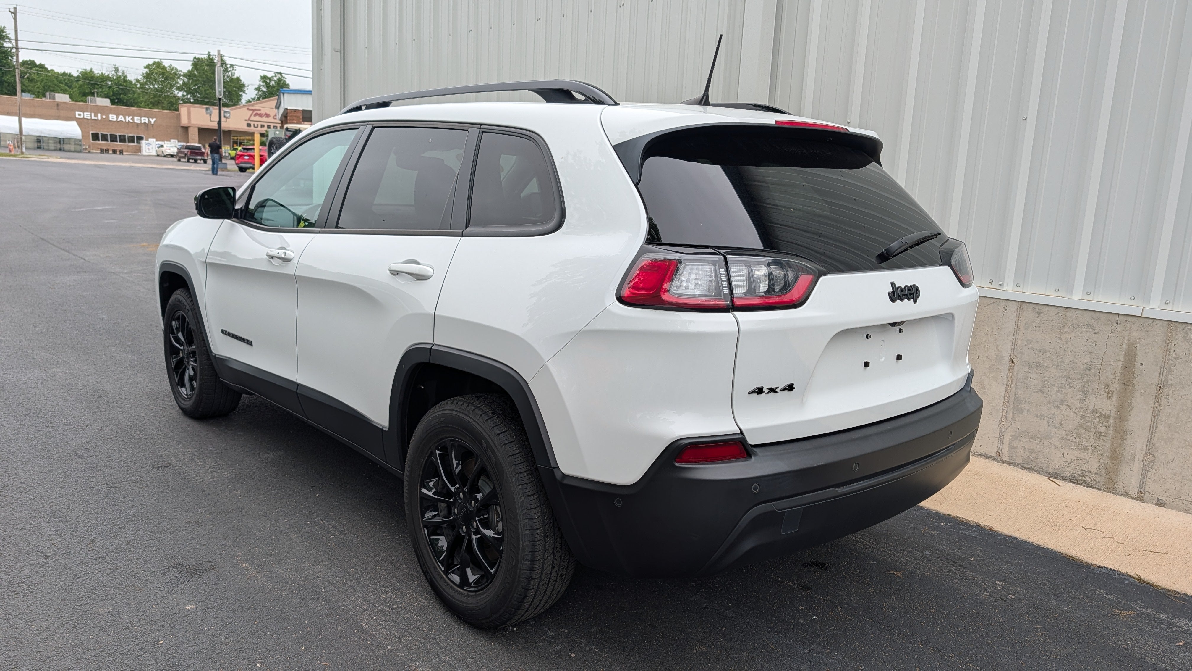 2023 Jeep Cherokee Altitude Lux