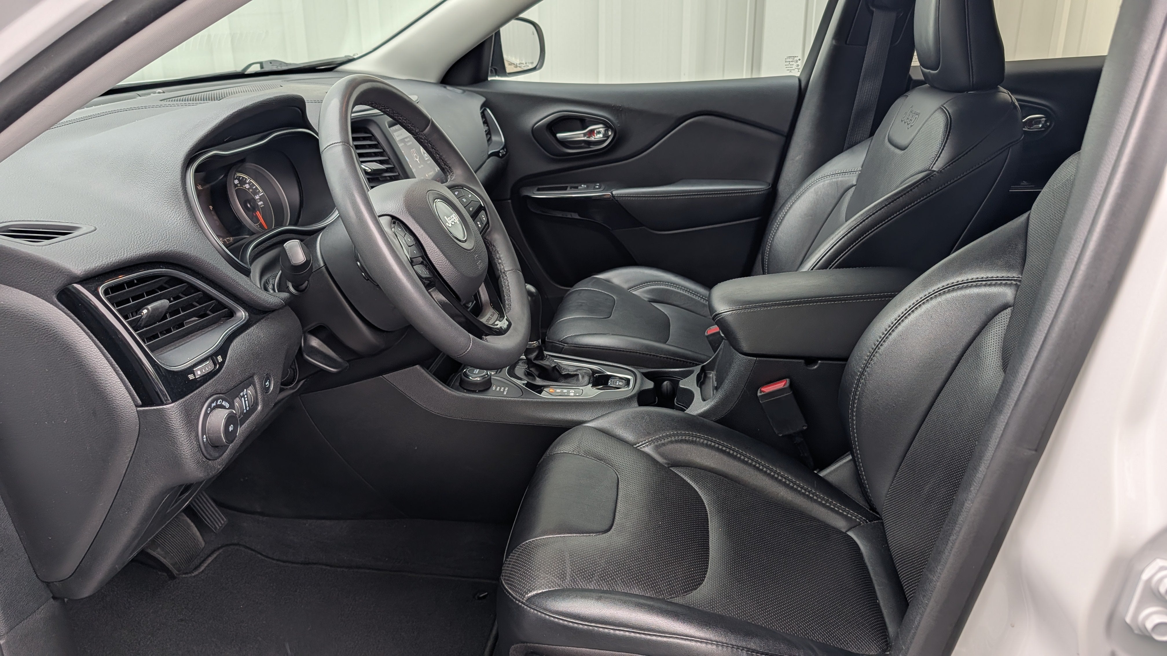 2023 Jeep Cherokee Altitude Lux