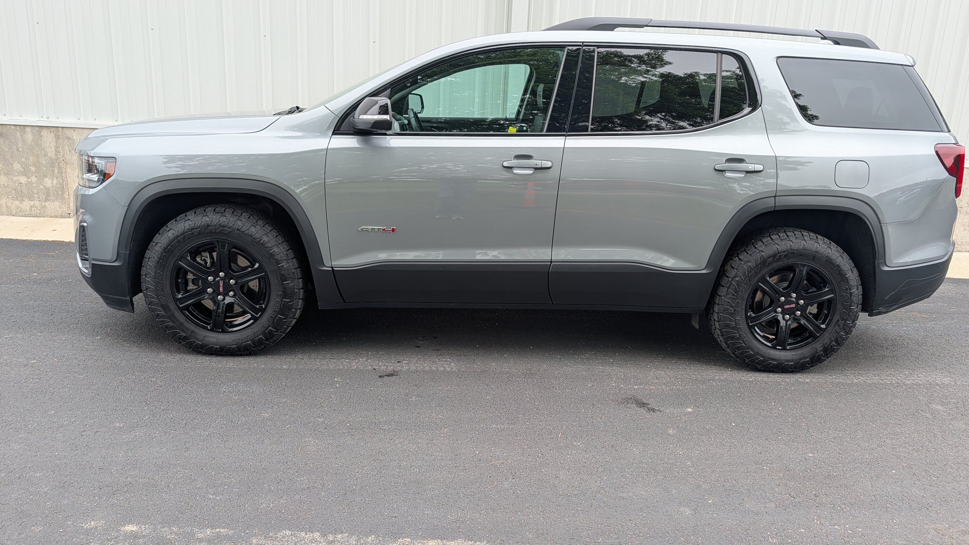 2023 GMC Acadia AT4 AWD's photo