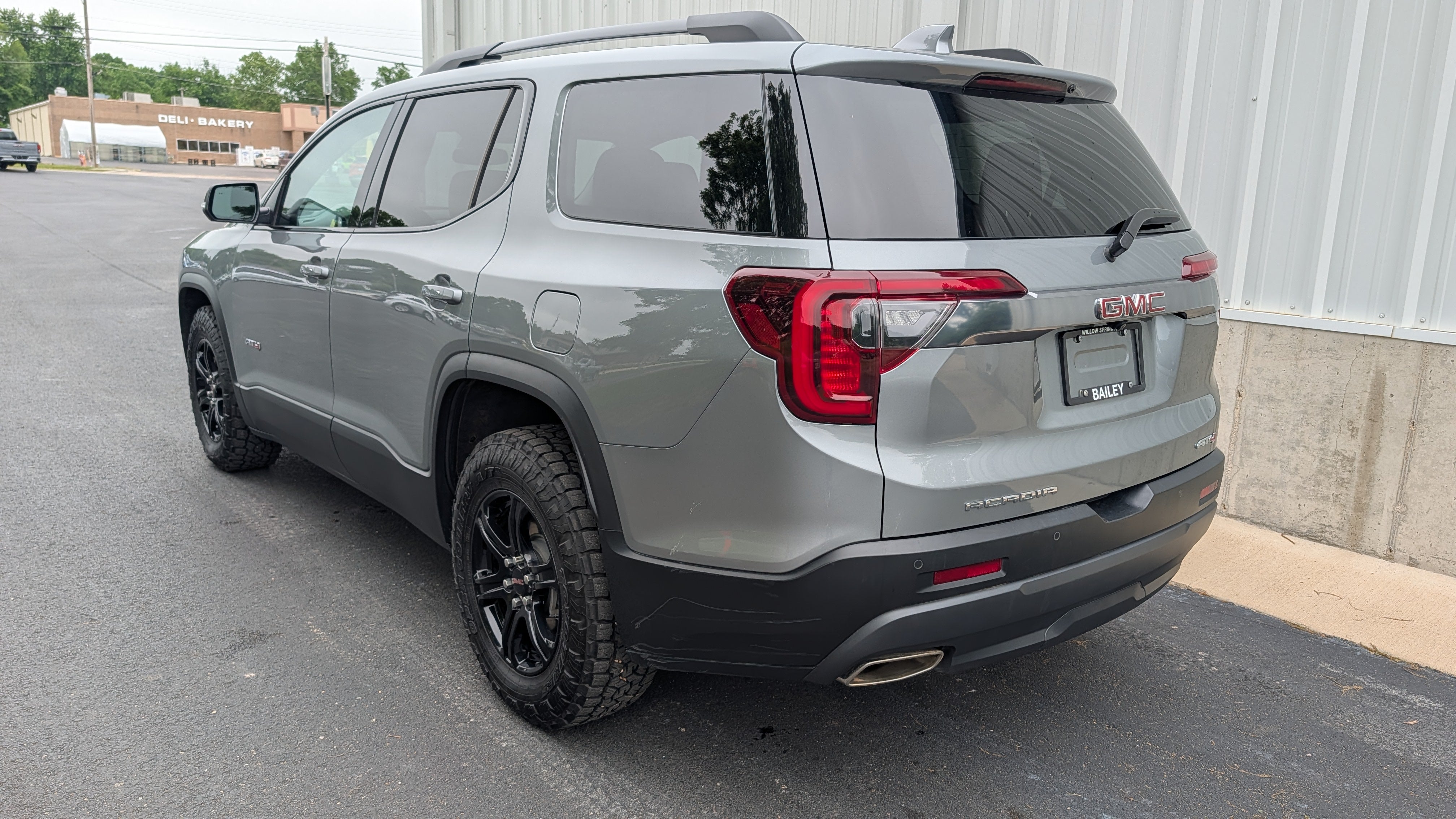 2023 GMC Acadia AT4