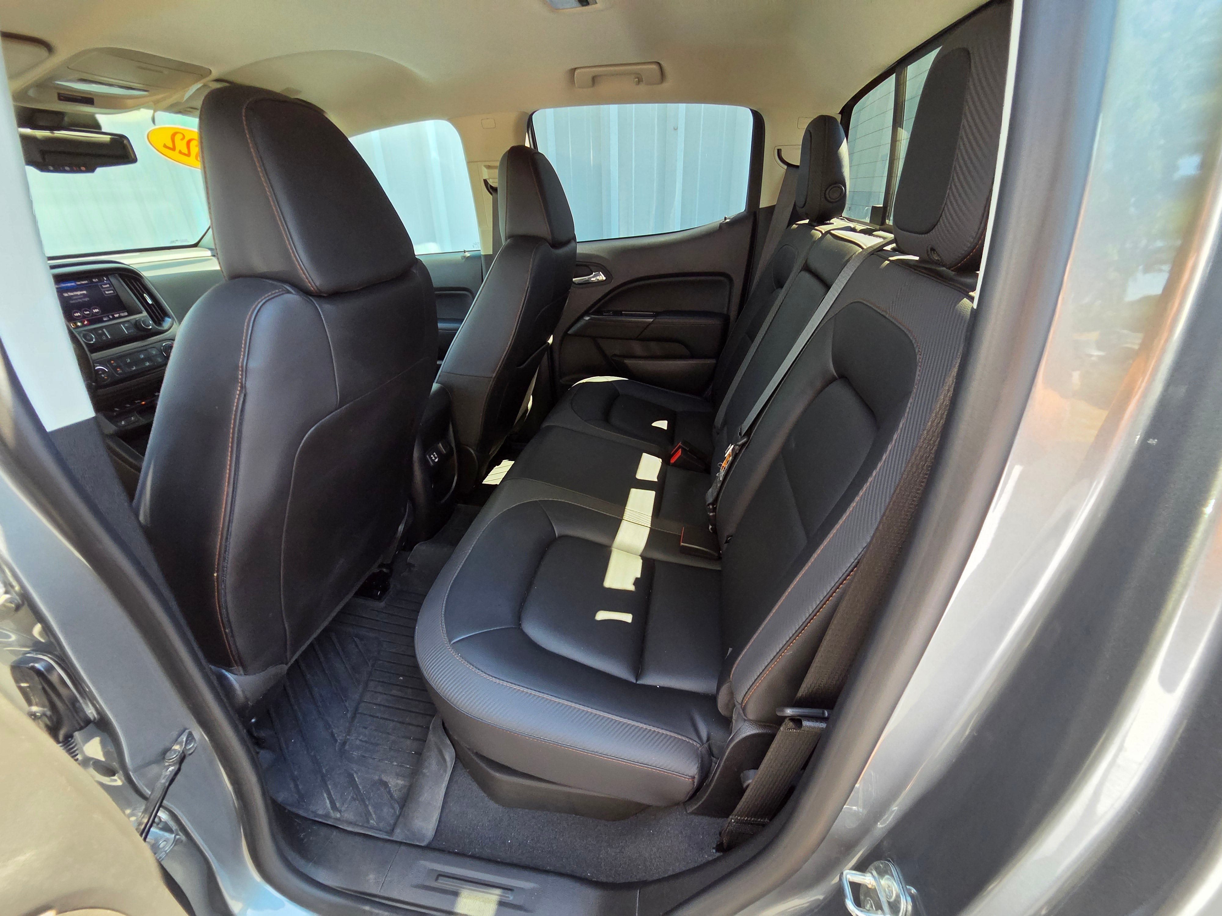 2022 GMC Canyon 4WD AT4 w/Leather